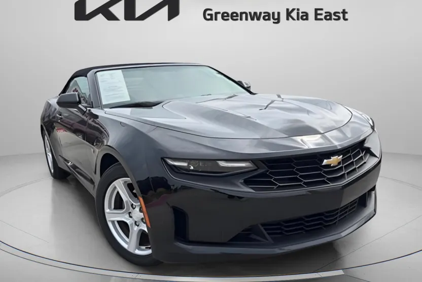2023 Chevrolet Camaro 2LT photo 1