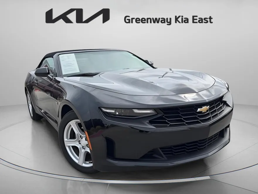 2023 Chevrolet Camaro 2LT photo 1