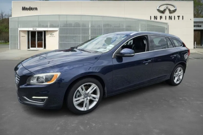 2015 Volvo V60 T5 Drive-E Platinum photo 1