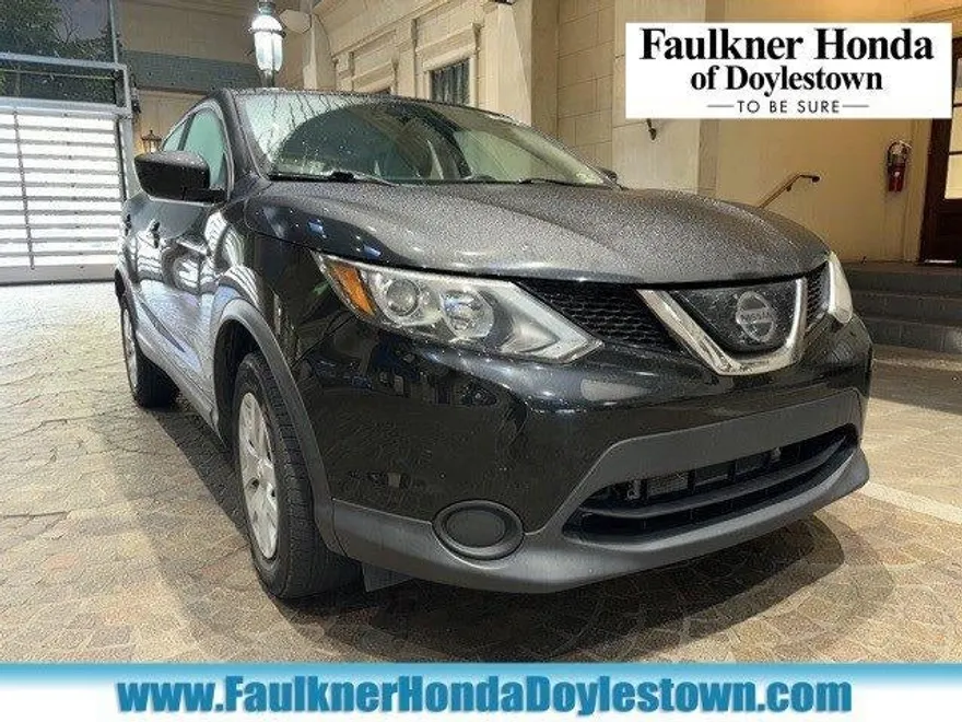 2019 Nissan Rogue Sport S photo 1