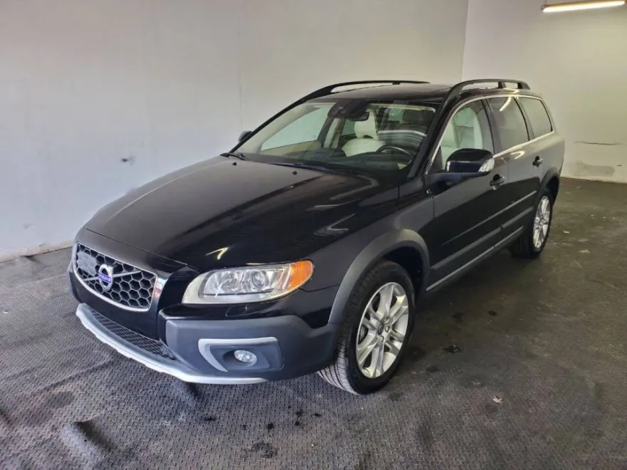 2016 Volvo XC70 T5 Drive-E Platinum photo 1