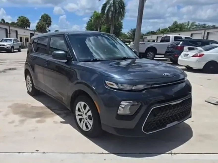 2020 Kia Soul LX photo 1