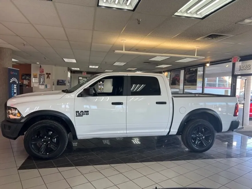 2024 Ram 1500 Classic Warlock photo 1
