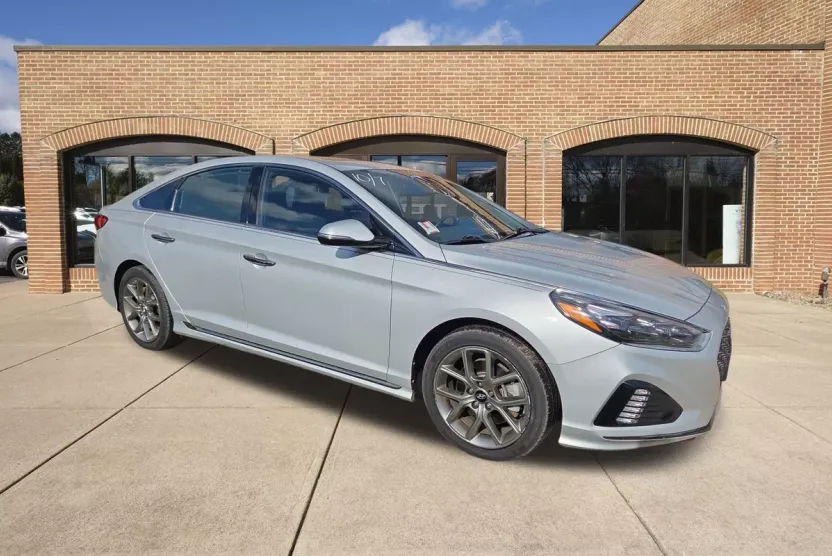 2018 Hyundai Sonata Limited 2.0T photo 1