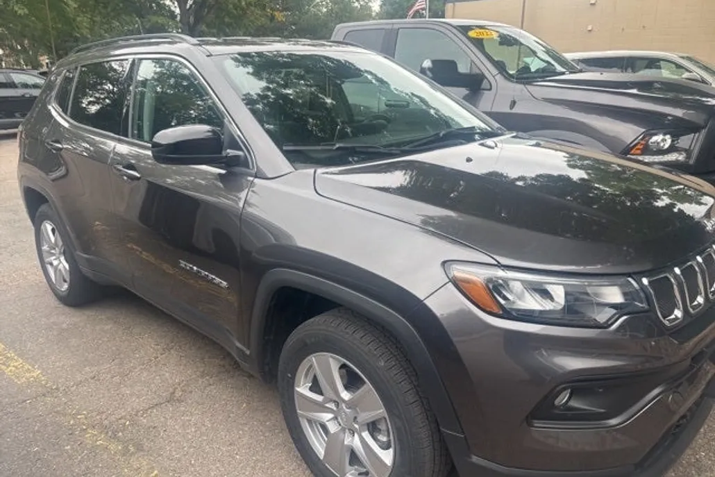 2022 Jeep Compass Latitude photo 1