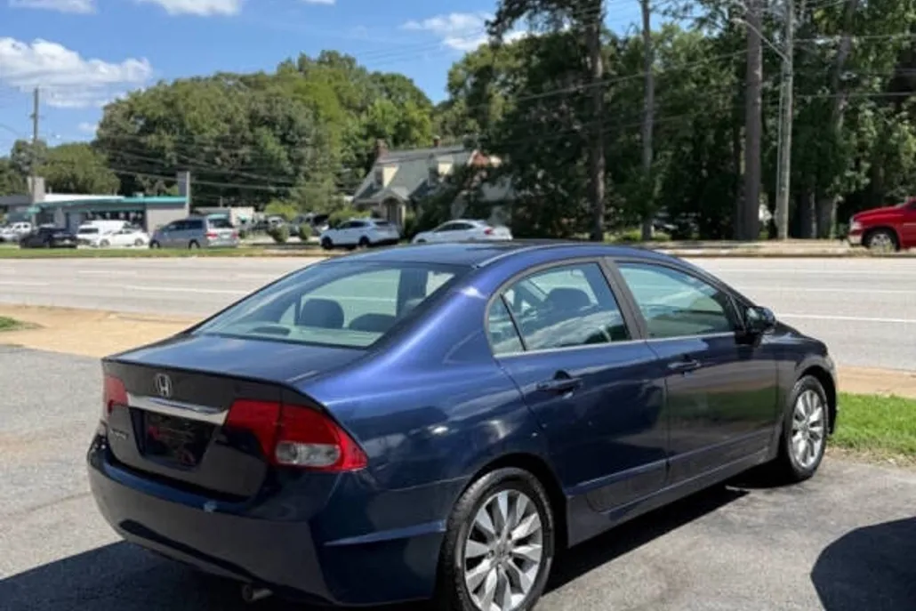 2010 Honda Civic EX photo 1