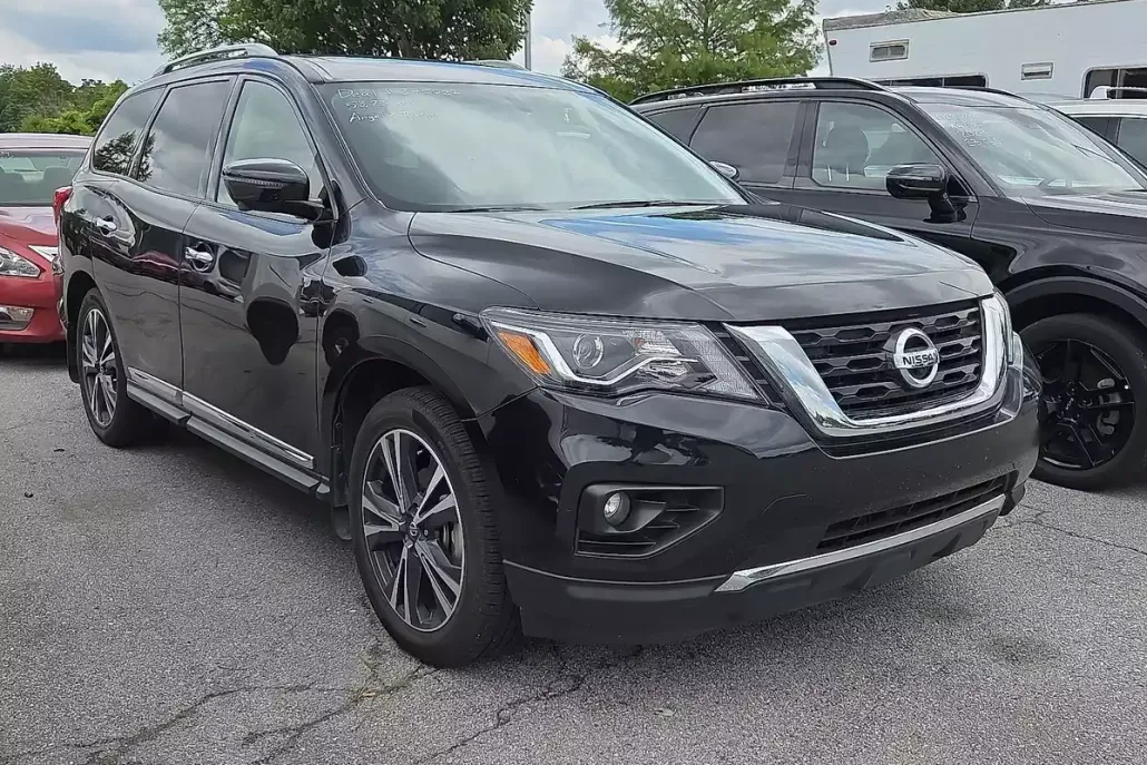 2020 Nissan Pathfinder Platinum photo 1
