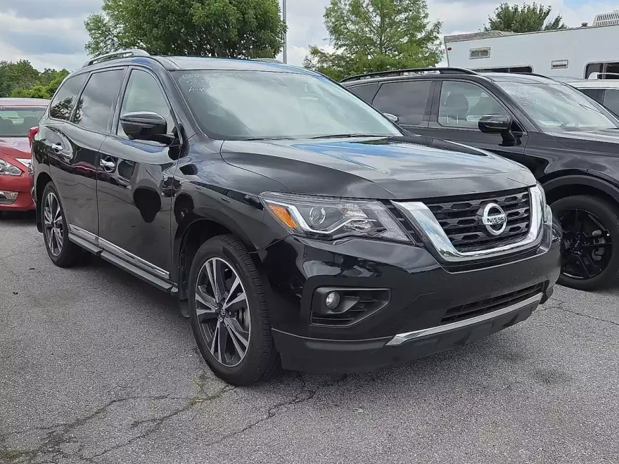 2020 Nissan Pathfinder Platinum photo 1