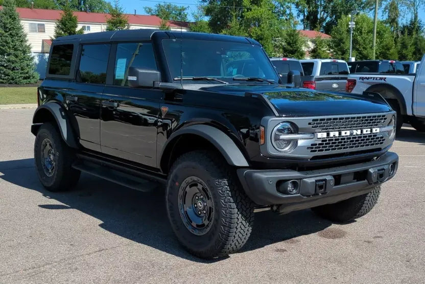 2025 Ford Bronco Badlands photo 1