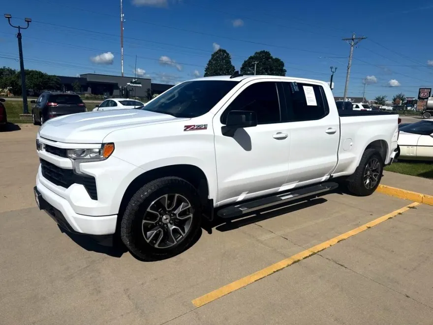 2022 Chevrolet Silverado 1500 RST photo 1