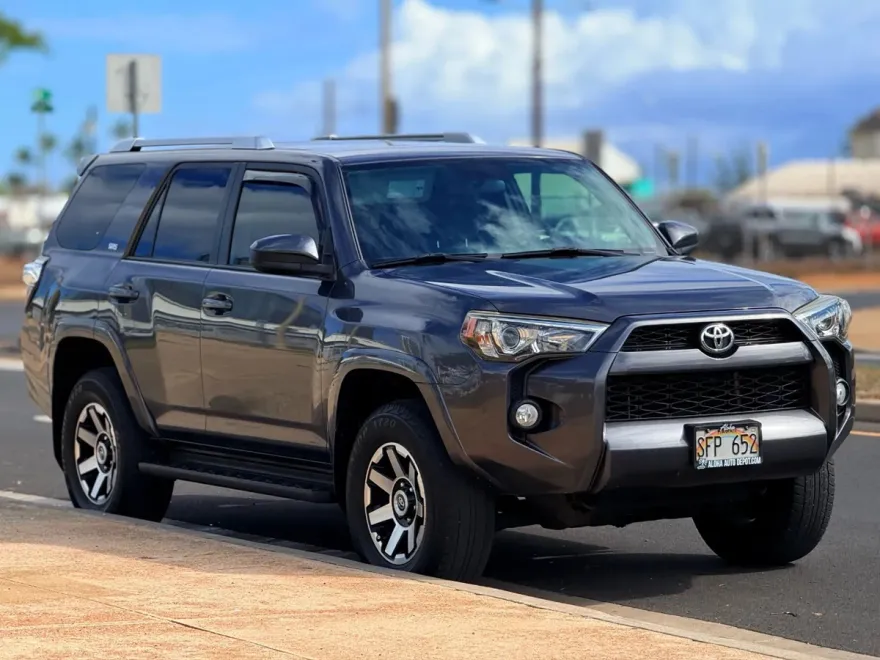 2014 Toyota 4Runner SR5 photo 1