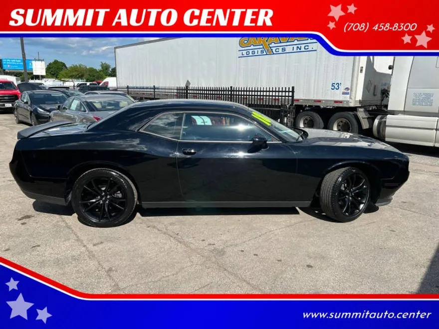 2018 Dodge Challenger SXT photo 1
