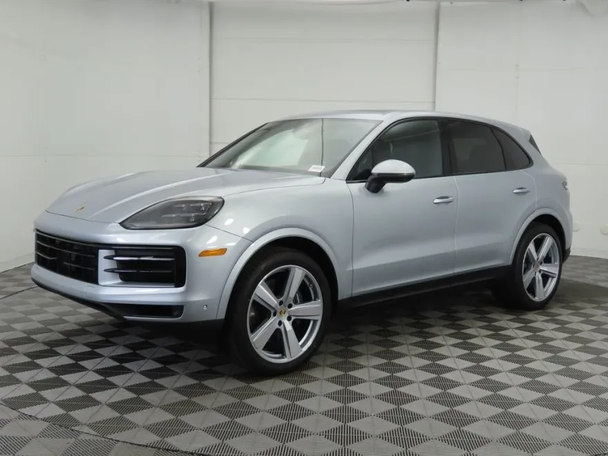 2025 Porsche Cayenne Base photo 1