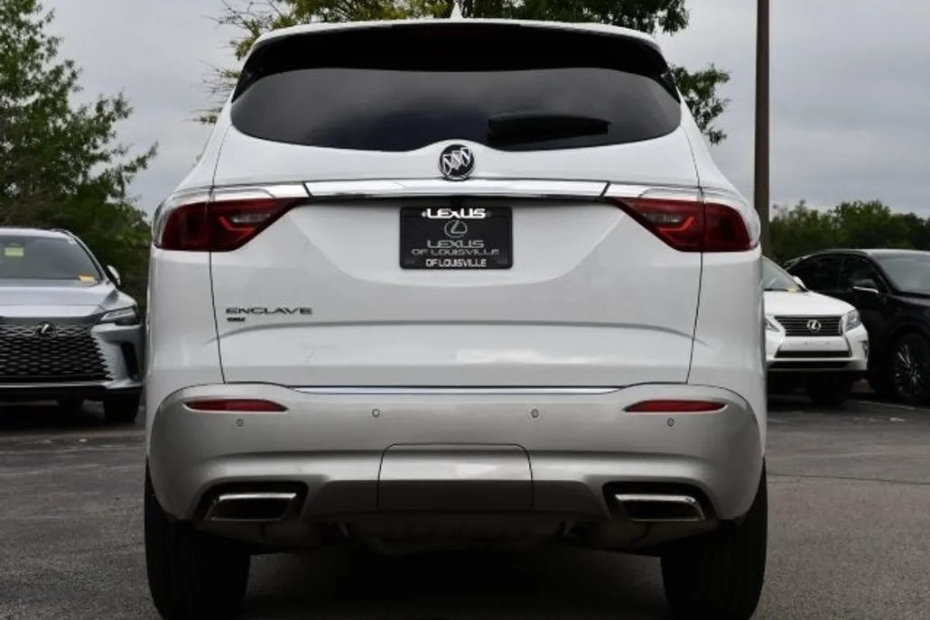2023 Buick Enclave Essence photo 1