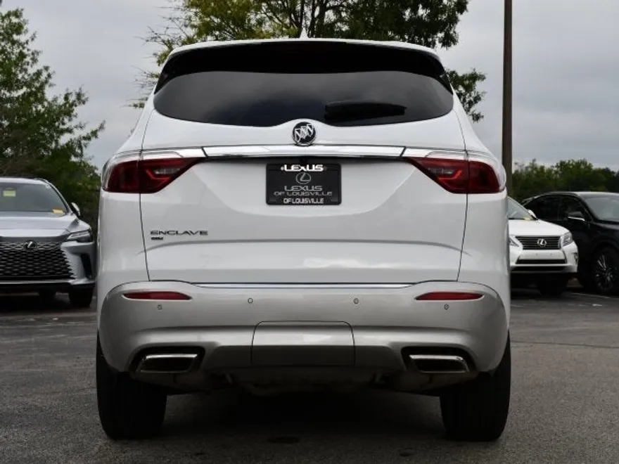 2023 Buick Enclave Essence photo 1
