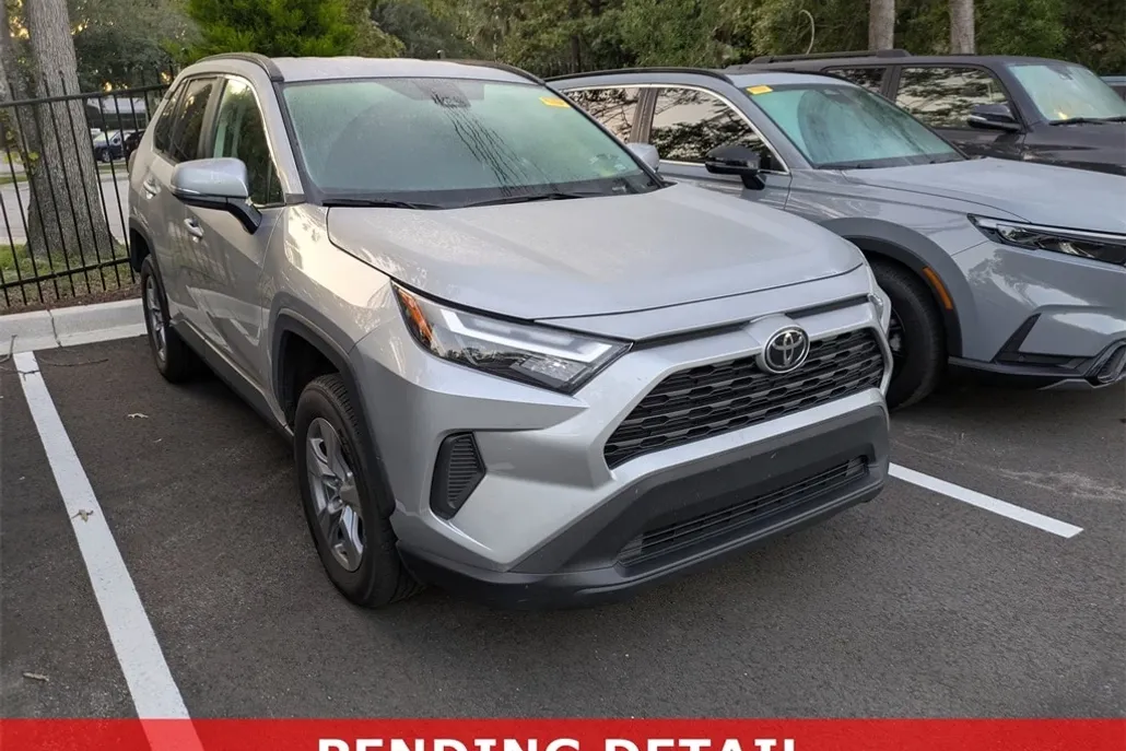 2024 Toyota RAV4 XLE photo 1
