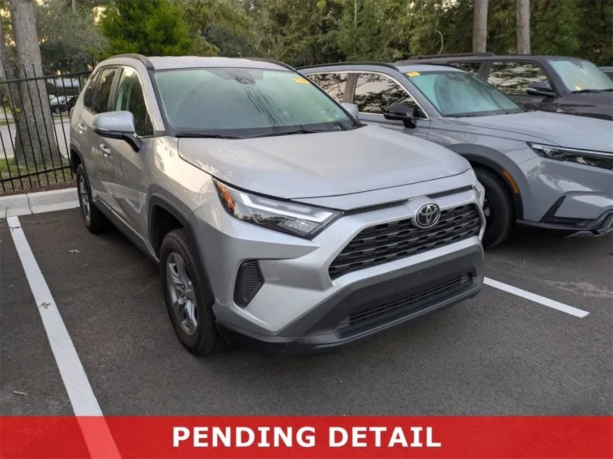 2024 Toyota RAV4 XLE photo 1