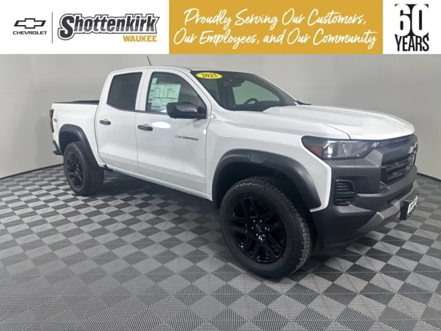 2025 Chevrolet Colorado Trail Boss photo 1