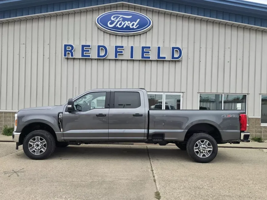 2025 Ford F-350 XLT photo 1