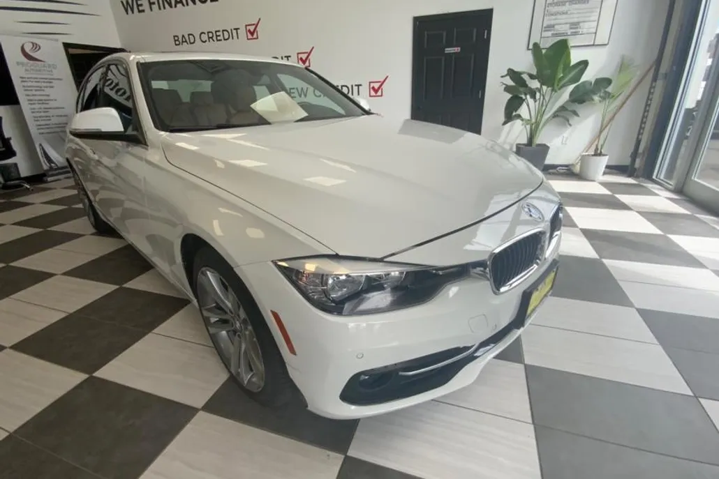 2017 Bmw 330i 330i xDrive photo 1