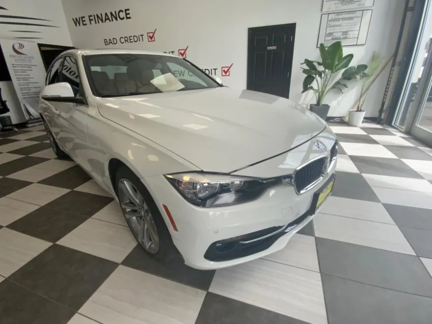 2017 Bmw 330i 330i xDrive photo 1