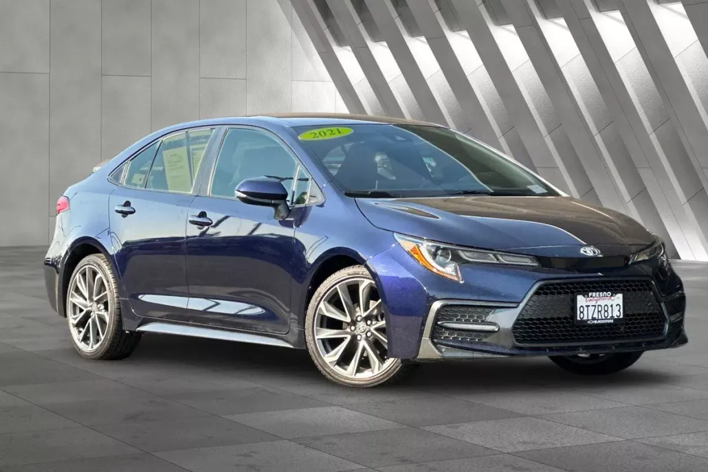 2021 Toyota Corolla SE photo 1