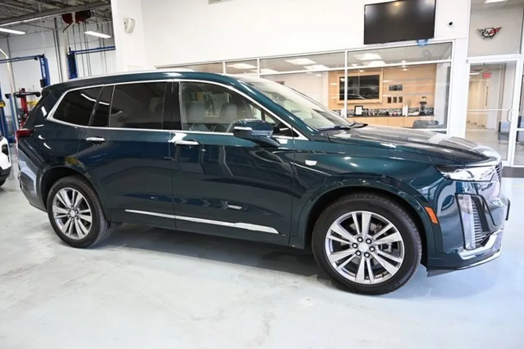 2025 Cadillac XT6 Premium Luxury photo 1