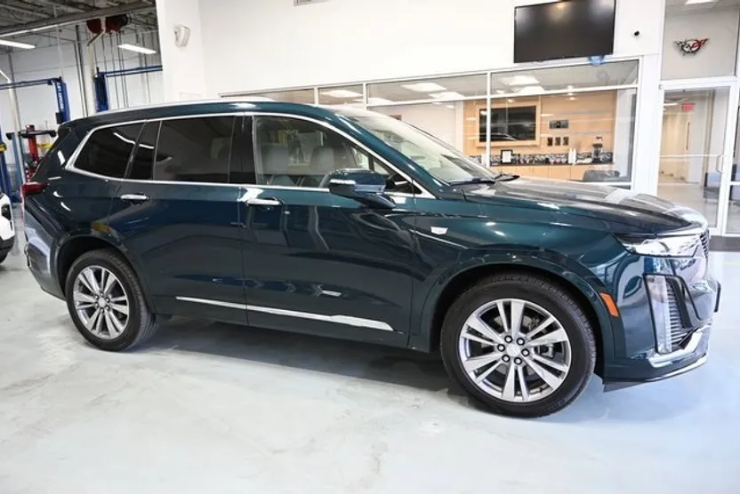 2025 Cadillac XT6 Premium Luxury photo 1