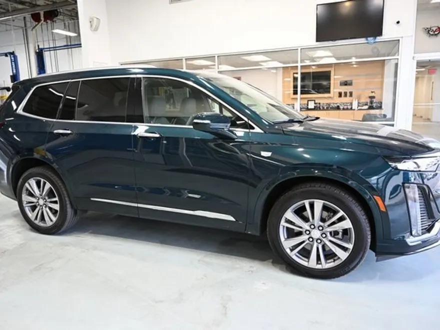 2025 Cadillac XT6 Premium Luxury photo 1