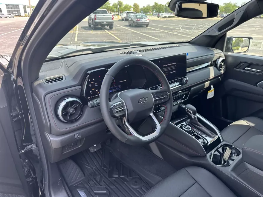 2026 Chevrolet Colorado Z71 photo 1