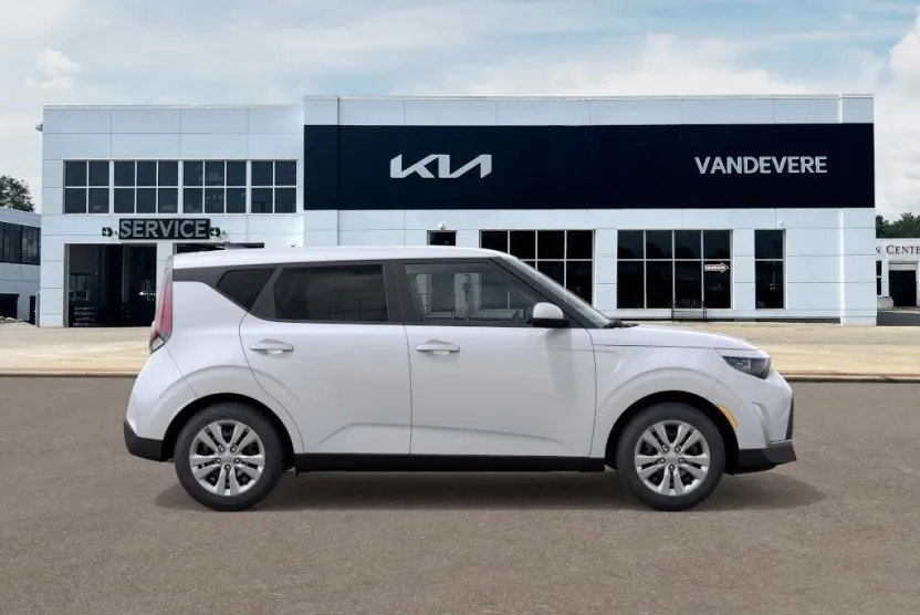 2025 Kia Soul LX photo 1
