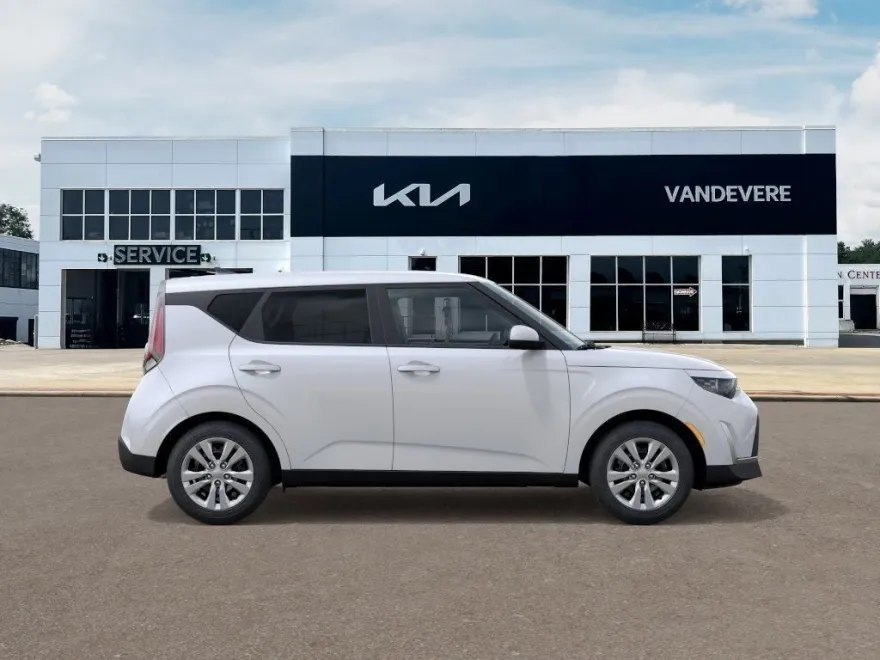 2025 Kia Soul LX photo 1