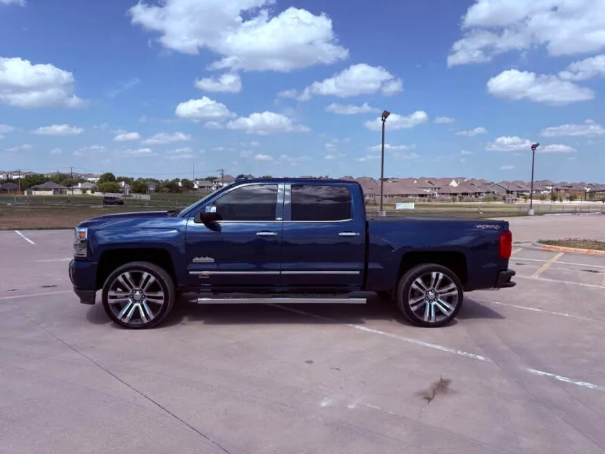 2017 Chevrolet Silverado 1500 High Country photo 1