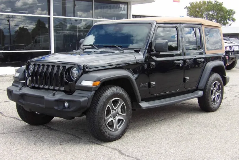 2020 Jeep Wrangler Unlimited Black & Tan photo 1