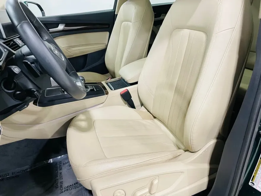 2020 Audi Q5 Premium Plus 45 TFSI S line photo 23