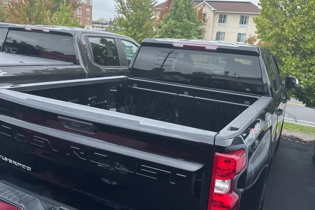 2025 Chevrolet Silverado 1500 LT photo 1
