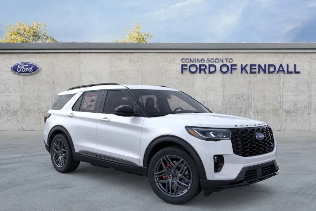 2025 Ford Explorer ST photo 1