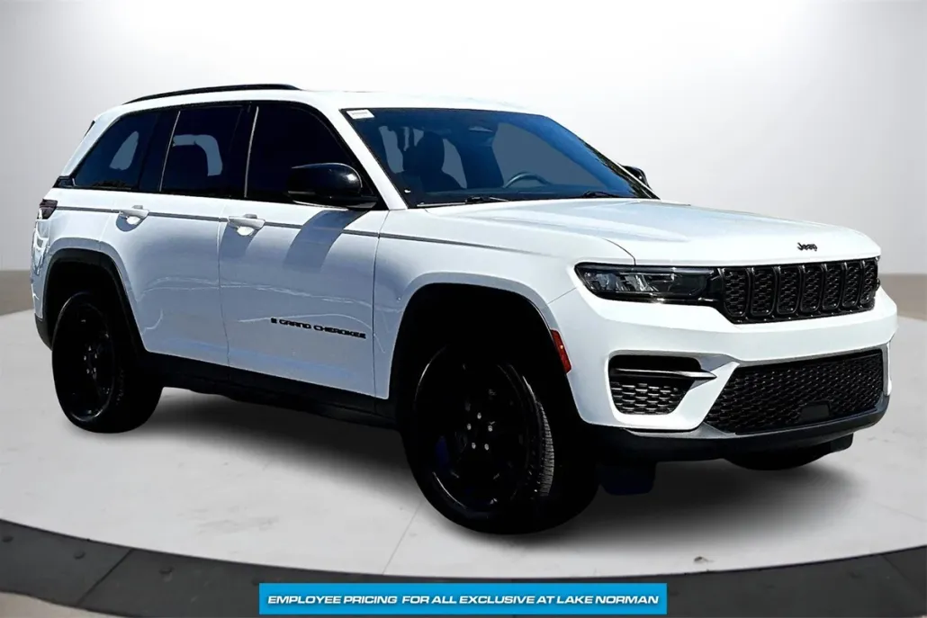 2023 Jeep Grand Cherokee Altitude photo 1