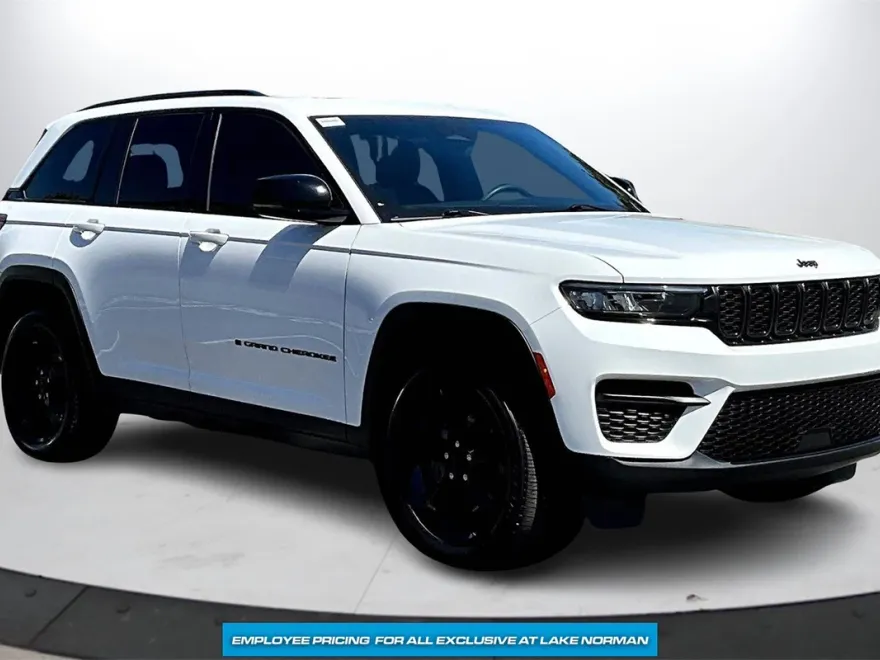 2023 Jeep Grand Cherokee Altitude photo 1