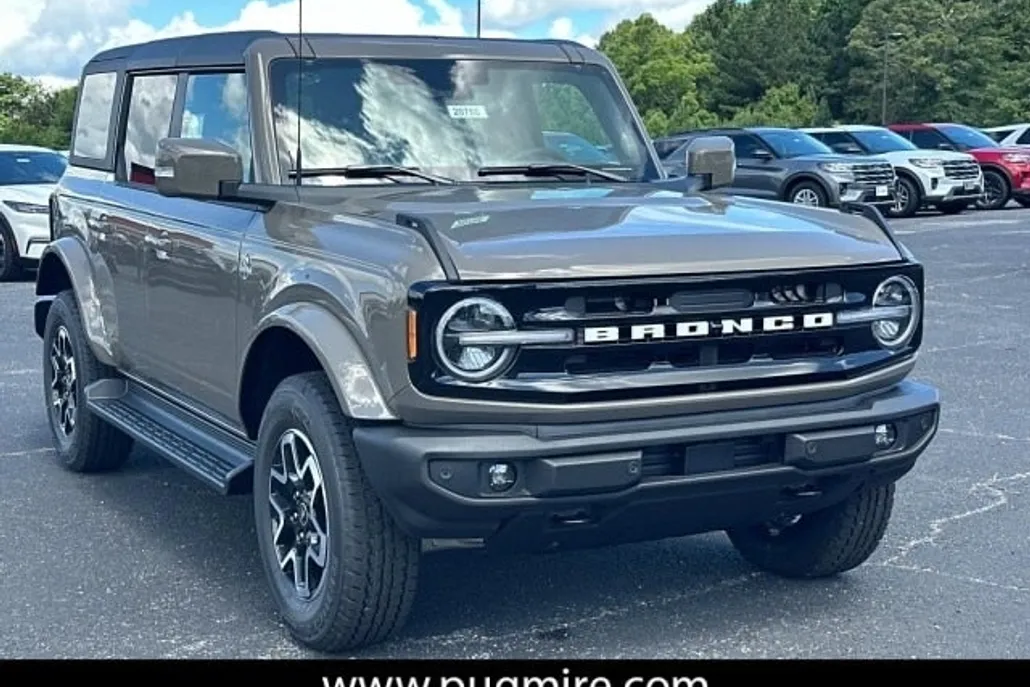 2025 Ford Bronco Outer Banks photo 1