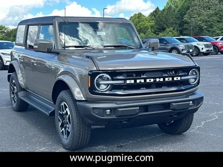 2025 Ford Bronco Outer Banks photo 1