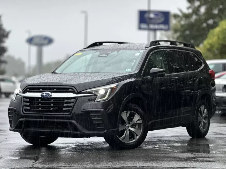 2023 Subaru Ascent Premium photo 1