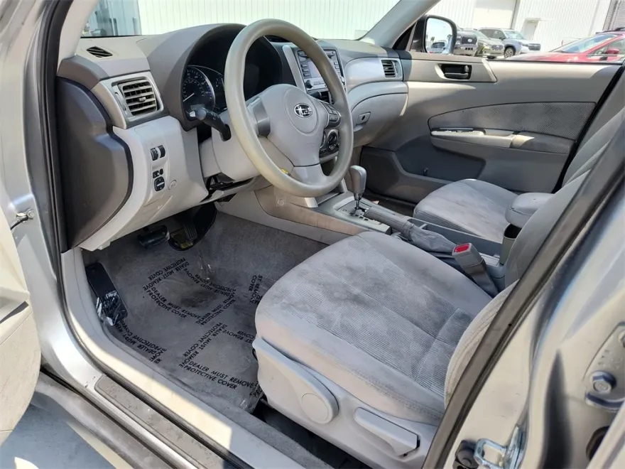 2010 Subaru Forester 2.5X photo 1