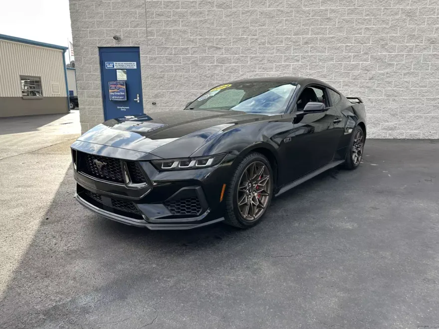 2024 Ford Mustang GT Premium photo 2