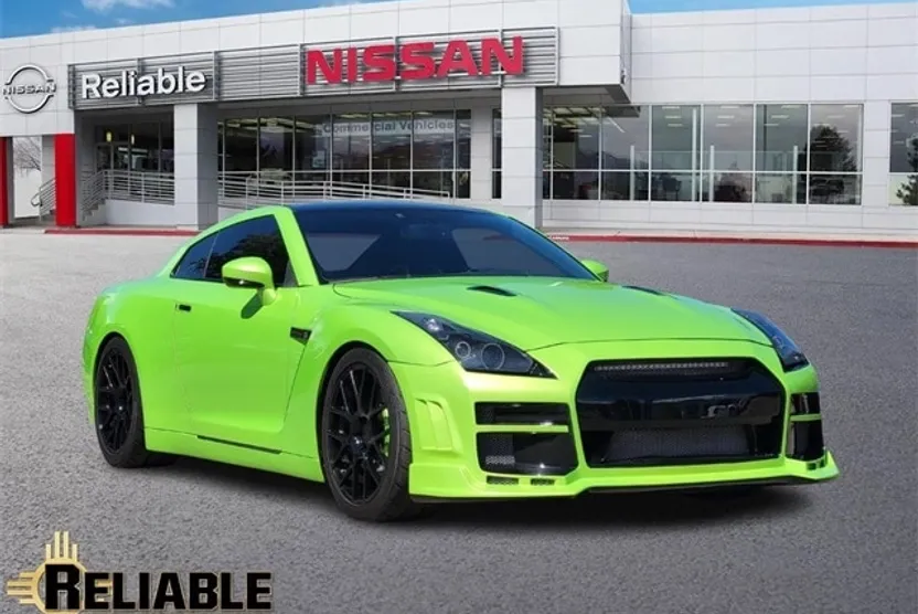 2010 Nissan GT-R Premium photo 1