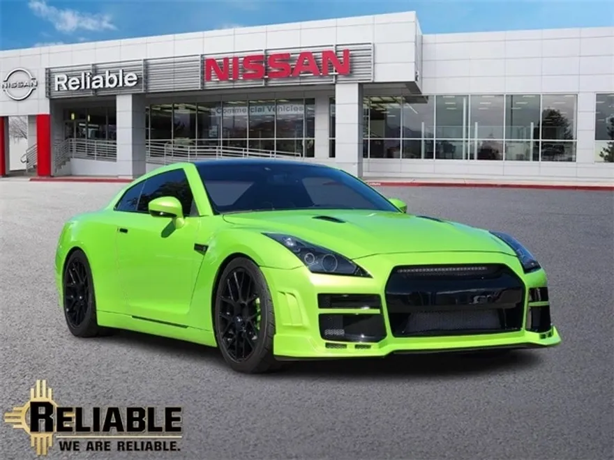 2010 Nissan GT-R Premium photo 1