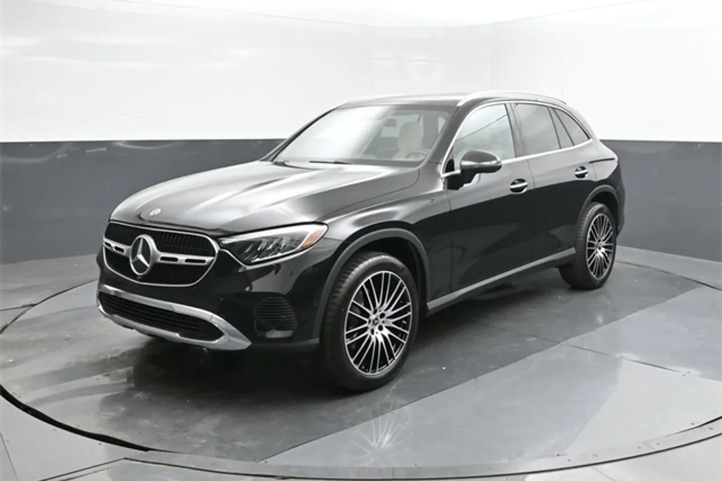 2025 Mercedes Benz GLC 300 photo 1