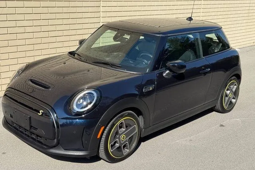 2022 Mini Cooper 2 Door Hardtop SE photo 1
