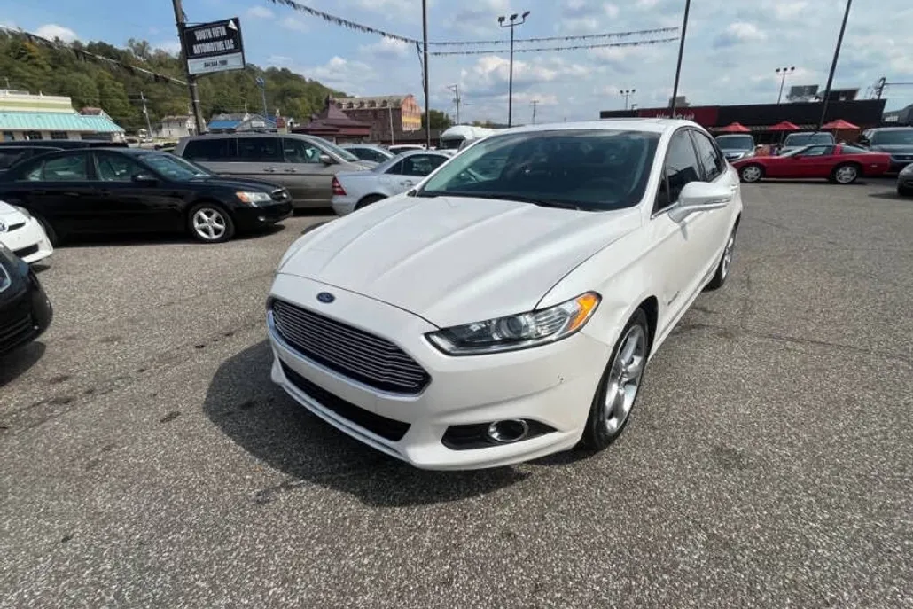 2013 Ford Fusion Hybrid SE photo 1