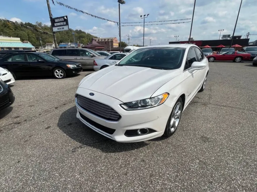 2013 Ford Fusion Hybrid SE photo 1